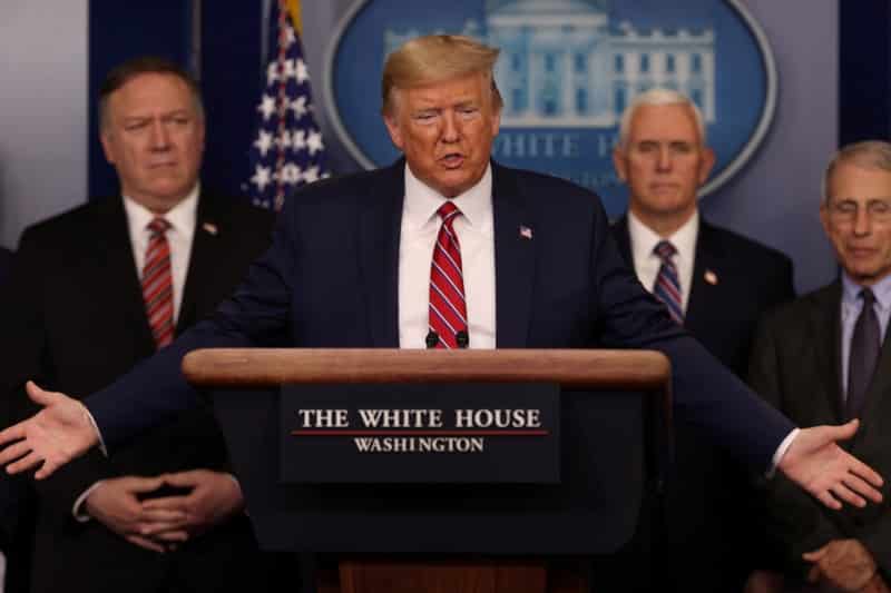 800,000 Physicians Pen Letter Asking Trump Not to Lift Social Distancing Guidelines Too Early