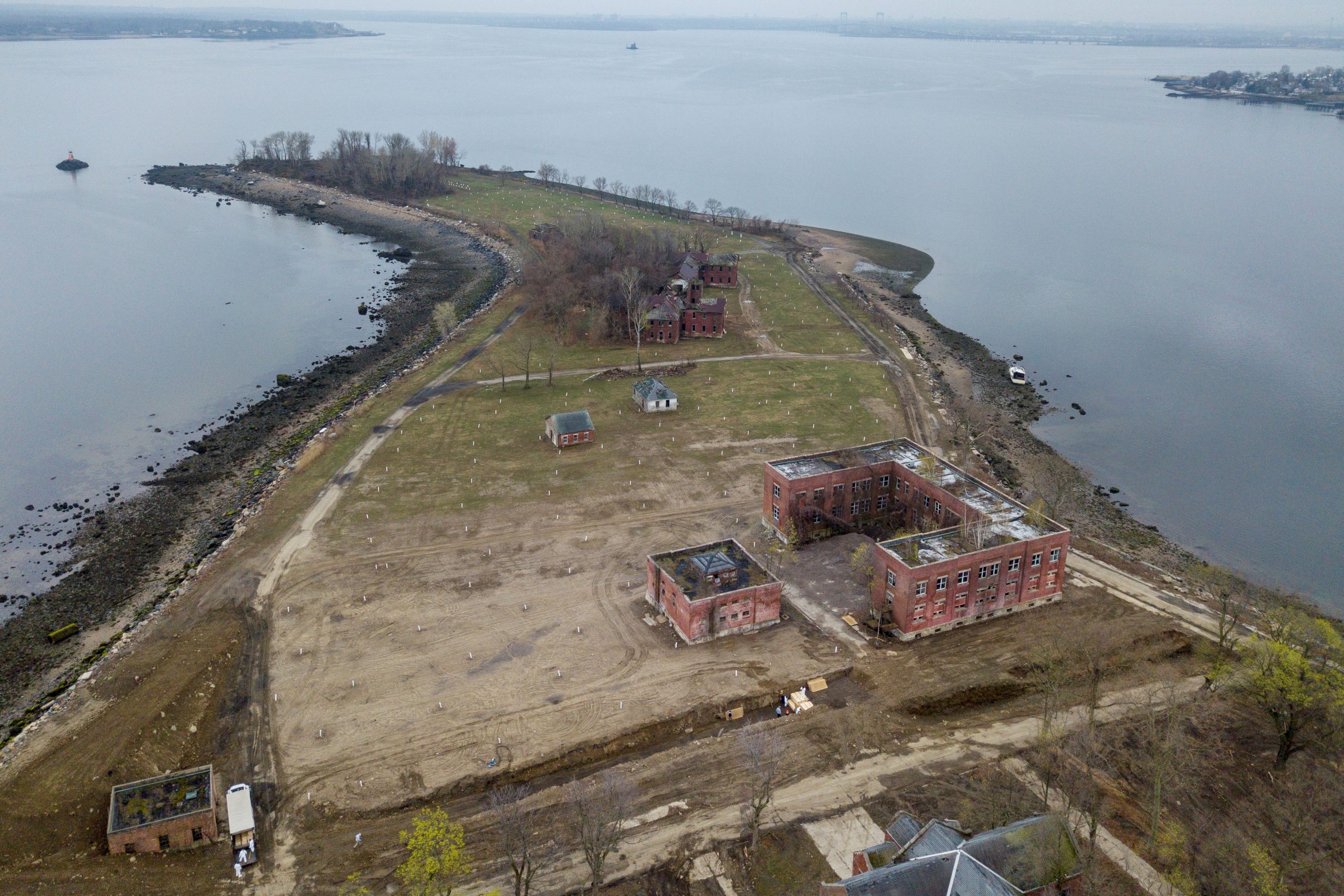New York City Hires Laborers to Bury Dead in Hart Island Potter’s Field Amid Coronavirus Surge