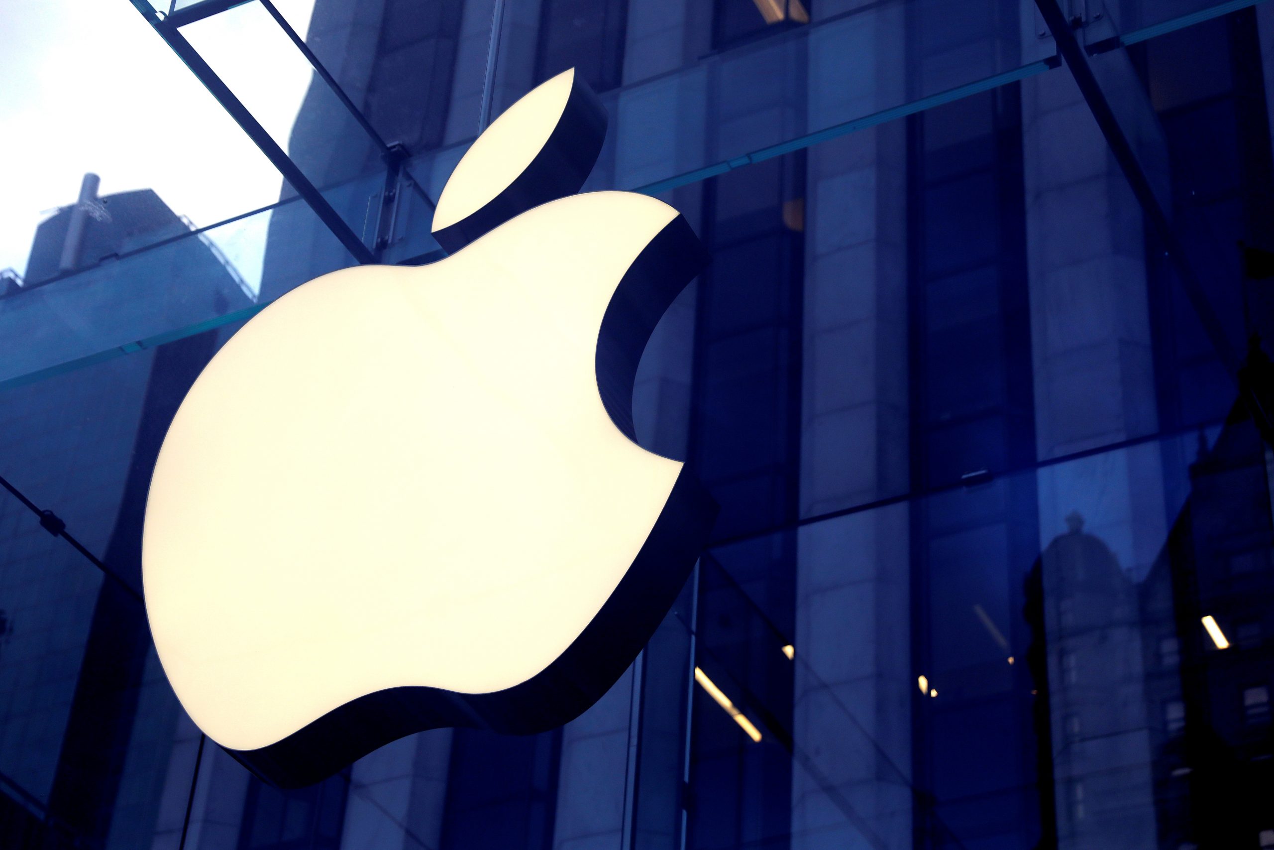 Apple Says That Popular Apps, Not Design, Is Causing Overheating Issue on iPhones