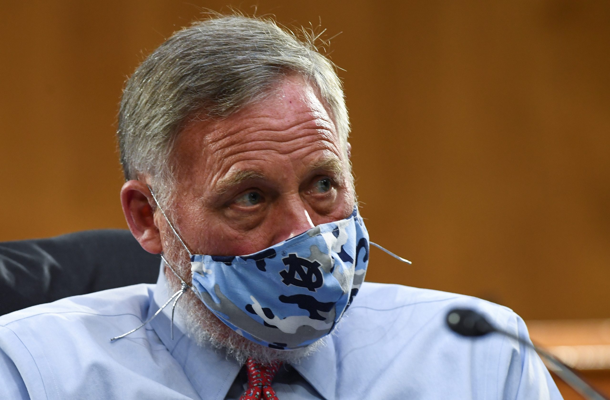 Senator Burr’s Phone Seized in US Probe of Stock Trades: LA Times