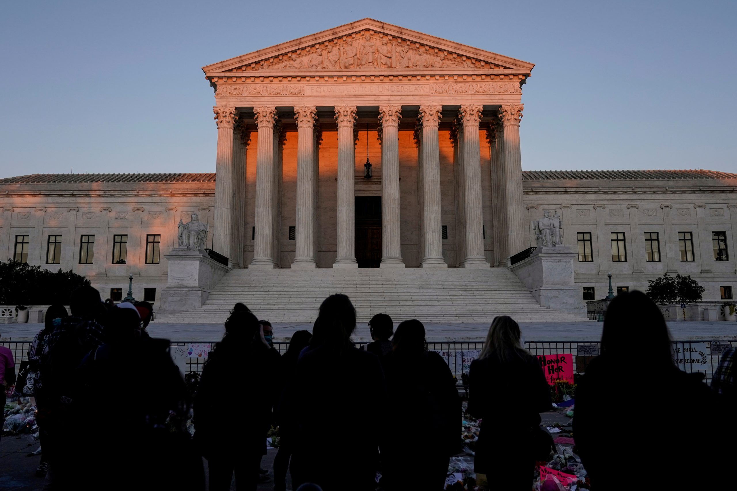 Trump To Pay His Respects To Ginsburg at the Supreme Court This Week