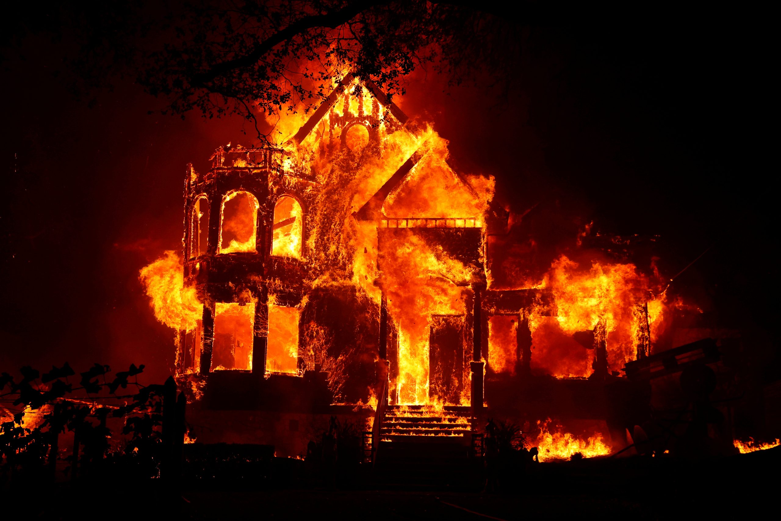 California Wine Country Wildfire Forces Evacuation of Hospital, Hundreds of Homes