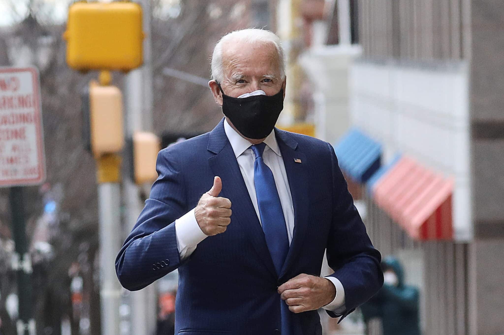 Psaki: Biden Is ‘100 Percent Fine’ After Tripping on Air Force One Steps