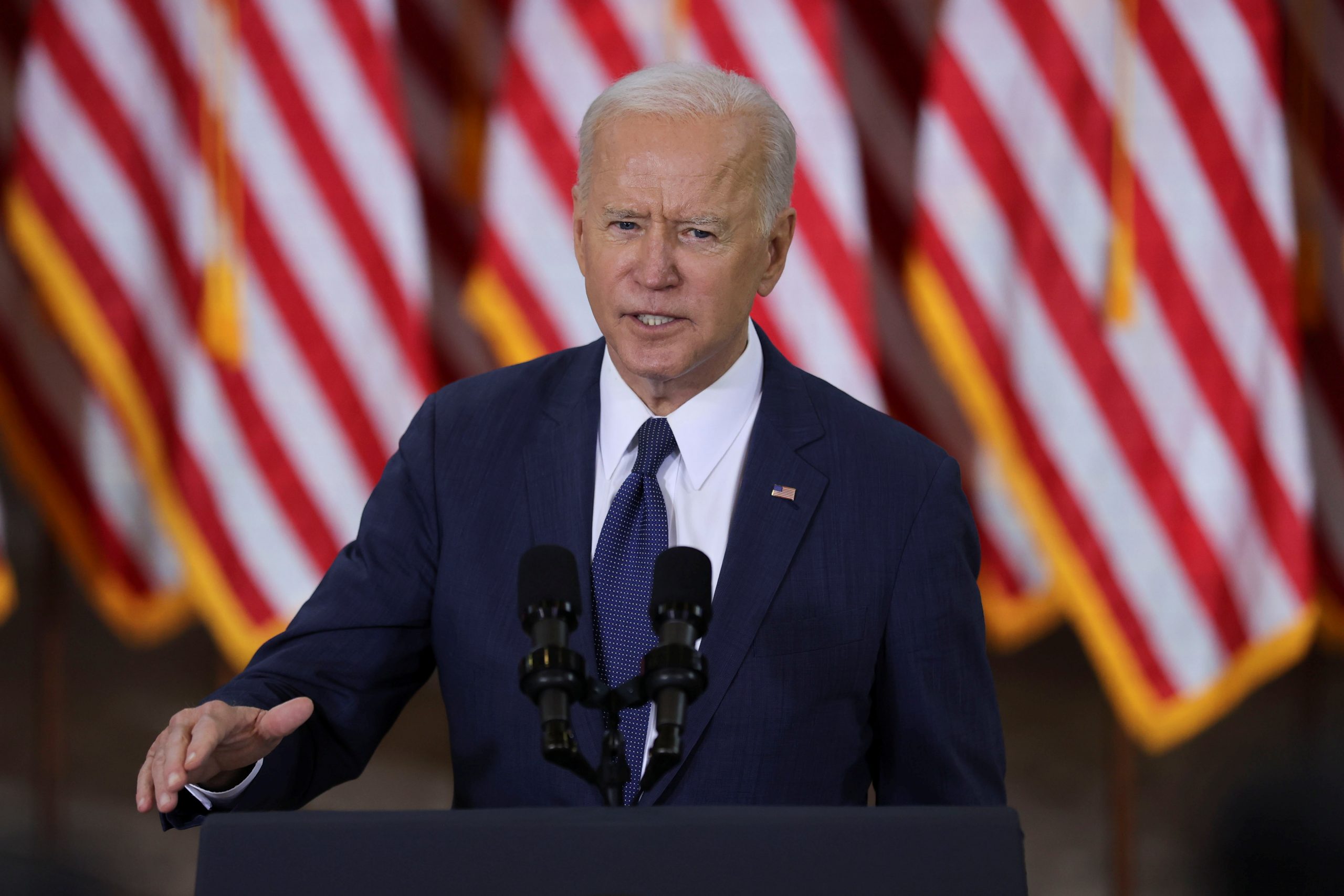 Majority of Voters Believe the US Has ‘Pretty Seriously Gotten Off on the Wrong Track’: Poll