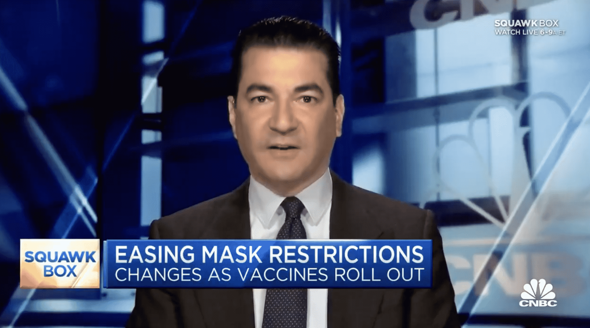 Former FDA Commissioner: Wearing Masks Outdoors Should Not Be Required