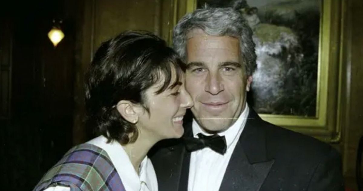 Most Damning Photos of All in Ghislaine Maxwell Trial Would Look Harmless at First Glance