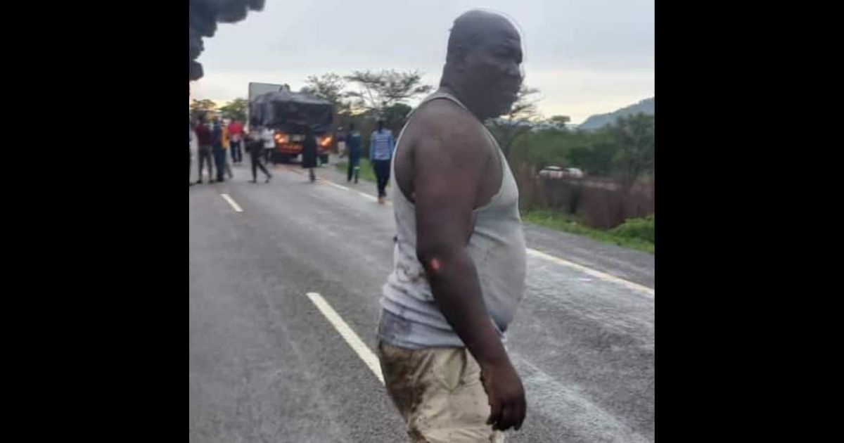 After Seeing Bus Engulfed in Flames, Man Scrambles and Rescues 8: Gets Shock Surprise