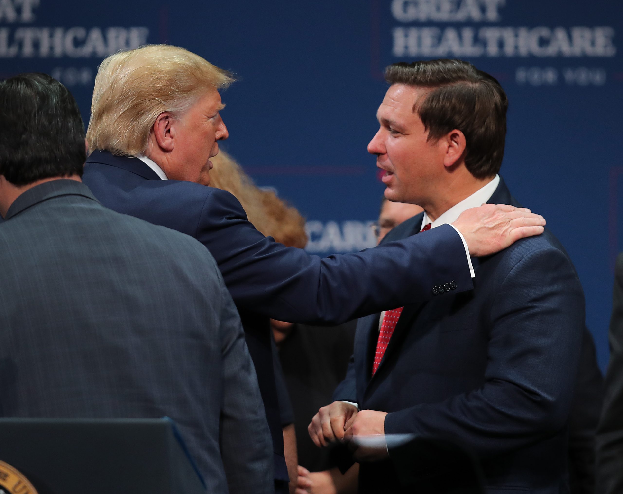 Media Latches Onto DeSantis-Trump Rivalry Story – Twitter Users Quickly Point Out What Might Be Going On