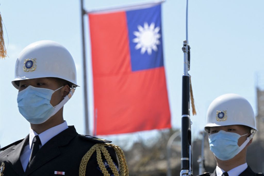 China Reacts to US Delegation’s Surprise Taiwan Visit by Deploying Dozens of Warplanes