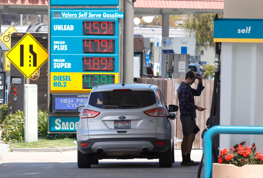 CNN Tells Americans to Think of the Dip in Gas Prices As a ‘Raise’ – It Doesn’t Go Over Well