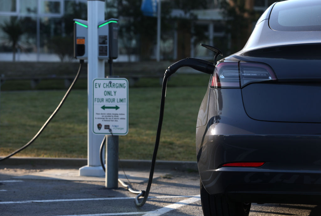 Price of Lithium Needed to Make Electric Car Batteries Up 472% in Last 12 Months