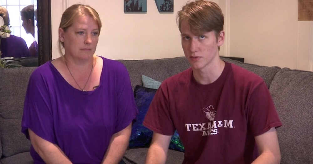 Teen Cashier Buys Cop's Dessert. Couple Behind Cop Throws Fit, Gets Teen Suspended