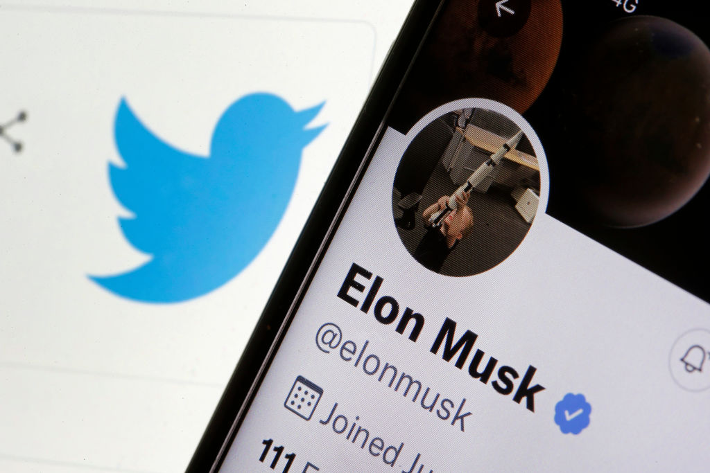 Twitter Receives Another Blow from Musk Amid Falling Shares and Whistleblower Revelations