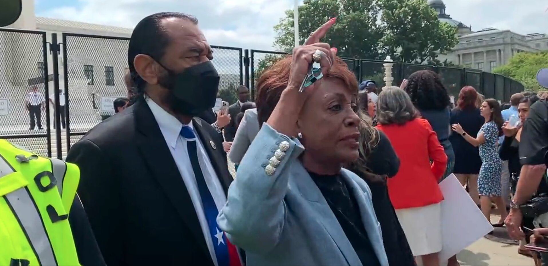 Maxine Waters Vows to ‘Defy’ SCOTUS Decision Overturning Roe v Wade: ‘The Hell With the Supreme Court’