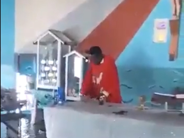 Watch: Christians Worship in Small Boats as Tiny Church Holds Service in Flooded Sanctuary