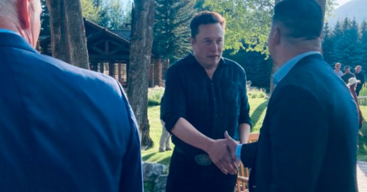 Elon Musk Makes Special Visit to WY Political Retreat on the Same Night Liz Cheney Lost Primary