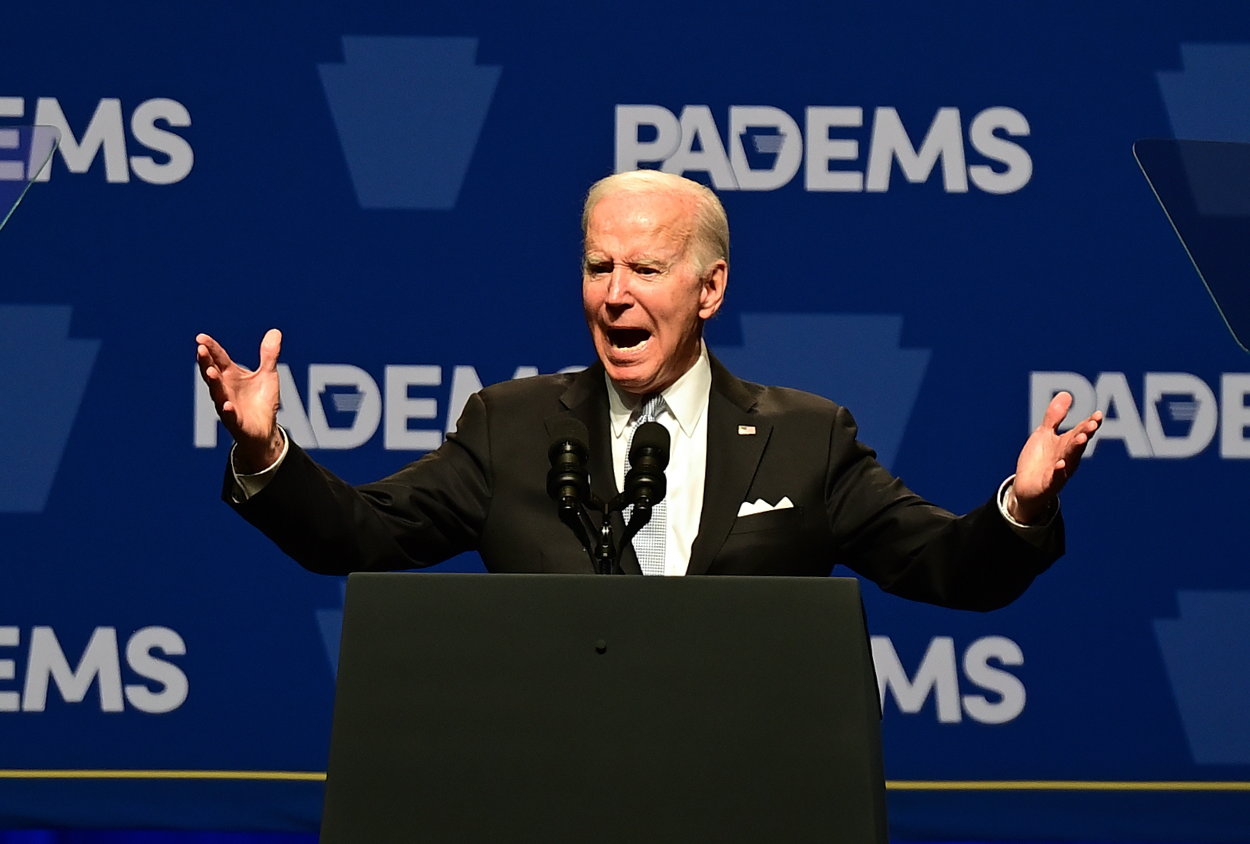 Chinese Official Grabs US Media Member for Asking Biden a Tough Question Ahead of Xi Meeting: Report