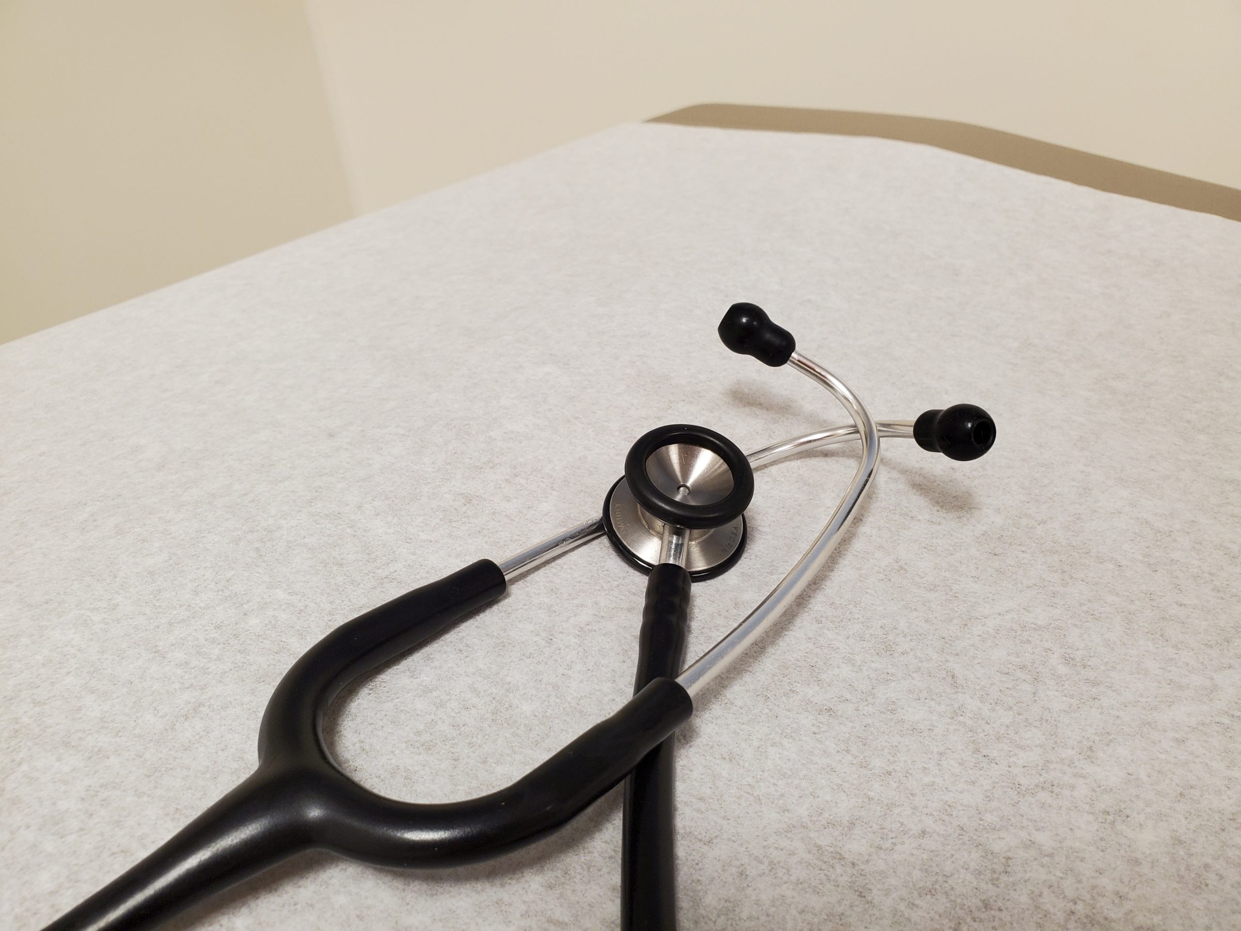Medical Center Apologizes After Sending ‘Unbelievable’ Message to Patients Ahead of Christmas