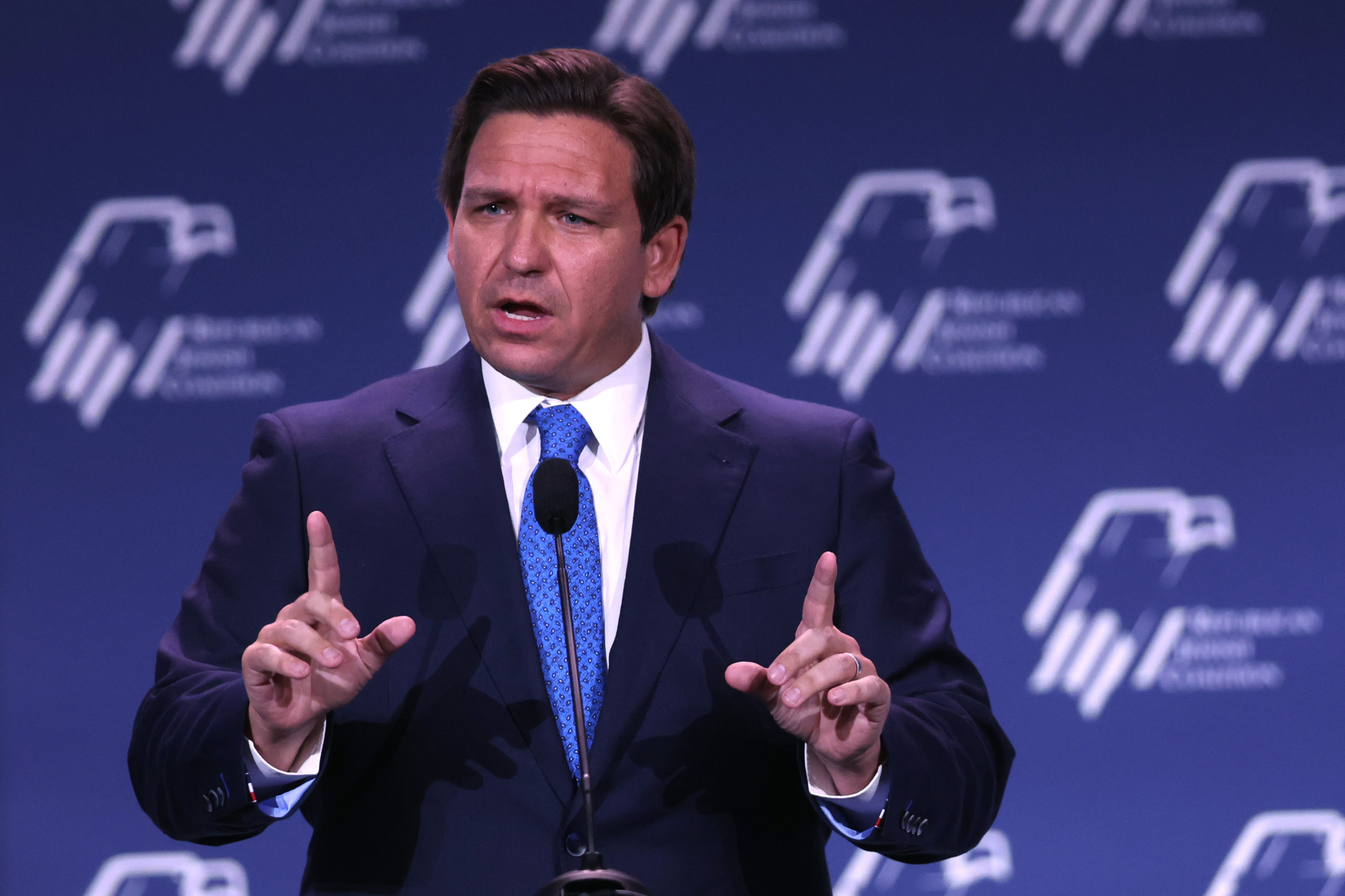 DeSantis Investigating Explicit ‘Drag Queen Christmas’ Show After Cops Chase Off Man Trying to Save Children