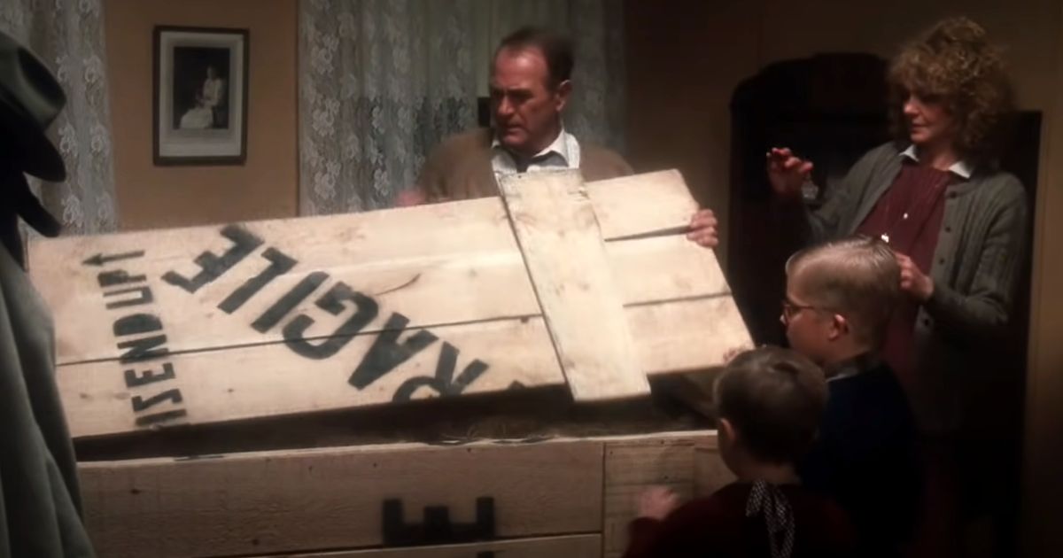 Pics: 50-Foot ‘A Christmas Story’ Lamp Erected in Middle of Town After Artist’s Death
