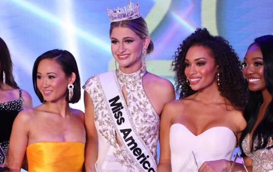 Miss Wisconsin Grace Stanke Is Crowned Miss America 2023