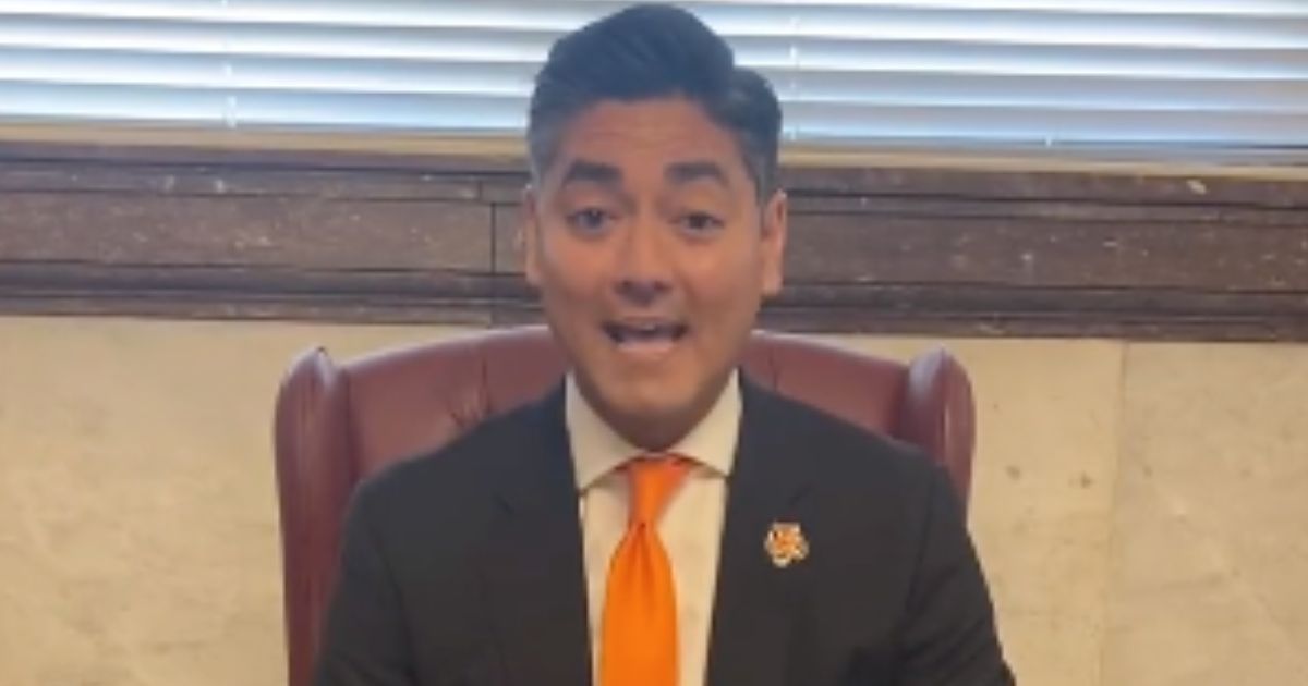 Cincinnati Mayor’s NFL Playoff Taunting Goes Viral – Calls for QB to Have Paternity Test
