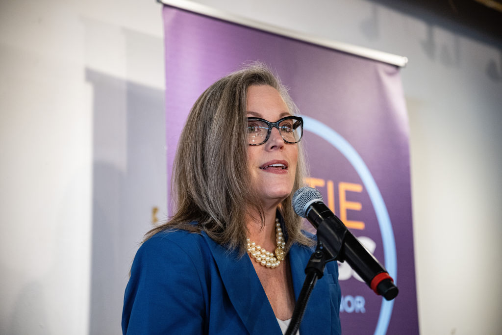 Watch: Katie Hobbs Can’t Keep It Together While Being Sworn In as Governor – ‘Dark Day for Arizona’