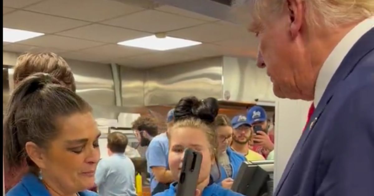 Prayer Breaks Out After Trump Makes Unexpected Stop at South Carolina Burger Shop