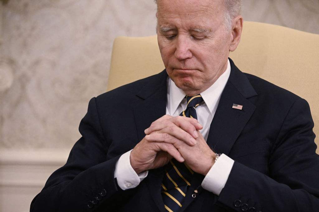 White House Defends Biden After He’s Seen Using Major Aid: ‘Totally Normal for a President’