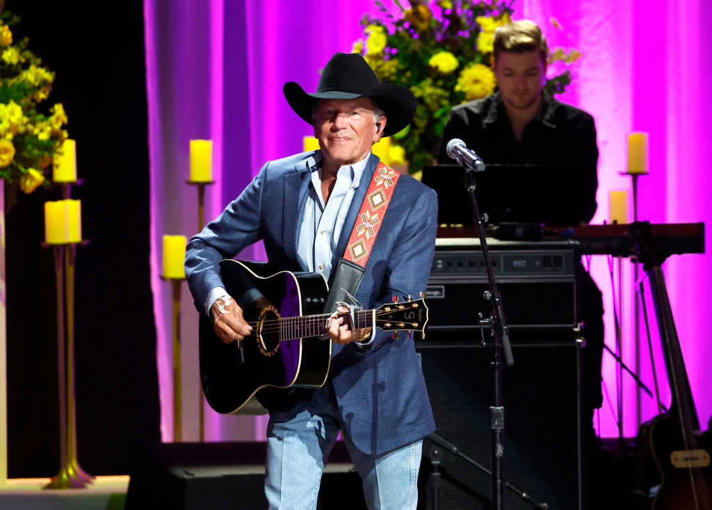 Video During George Strait-Starring Concert Goes Viral as People Avoid Woke Bud Light