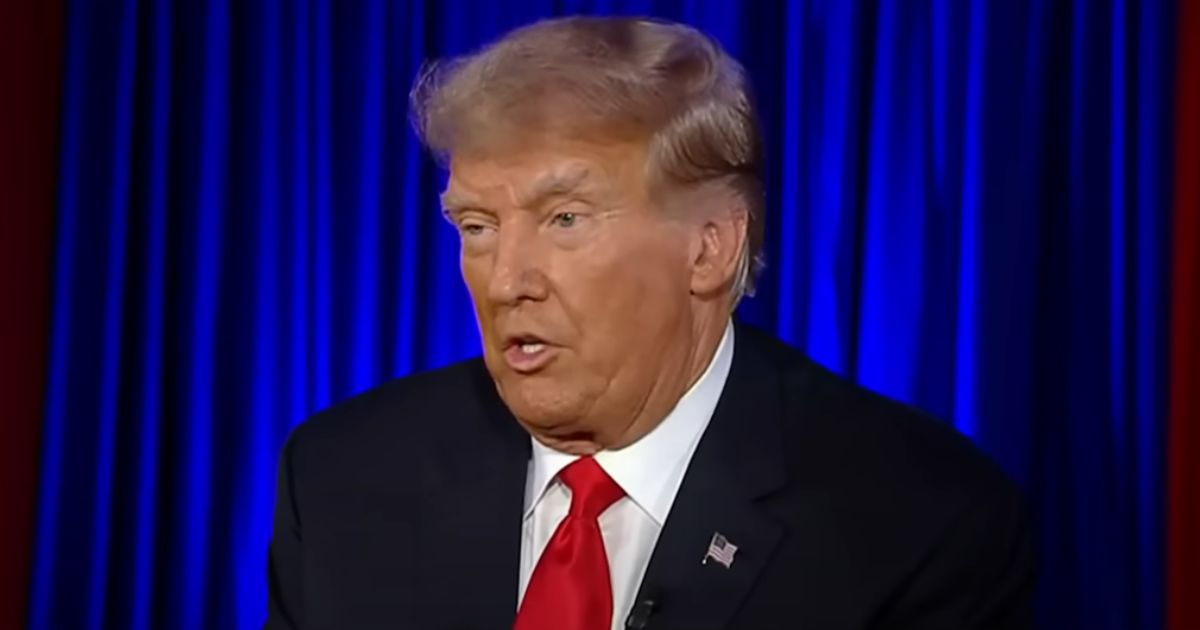‘I Don’t Know if I’m Supposed to Say This’: Trump Reveals Phone Call Where He Made Unexpected Request of Hannity