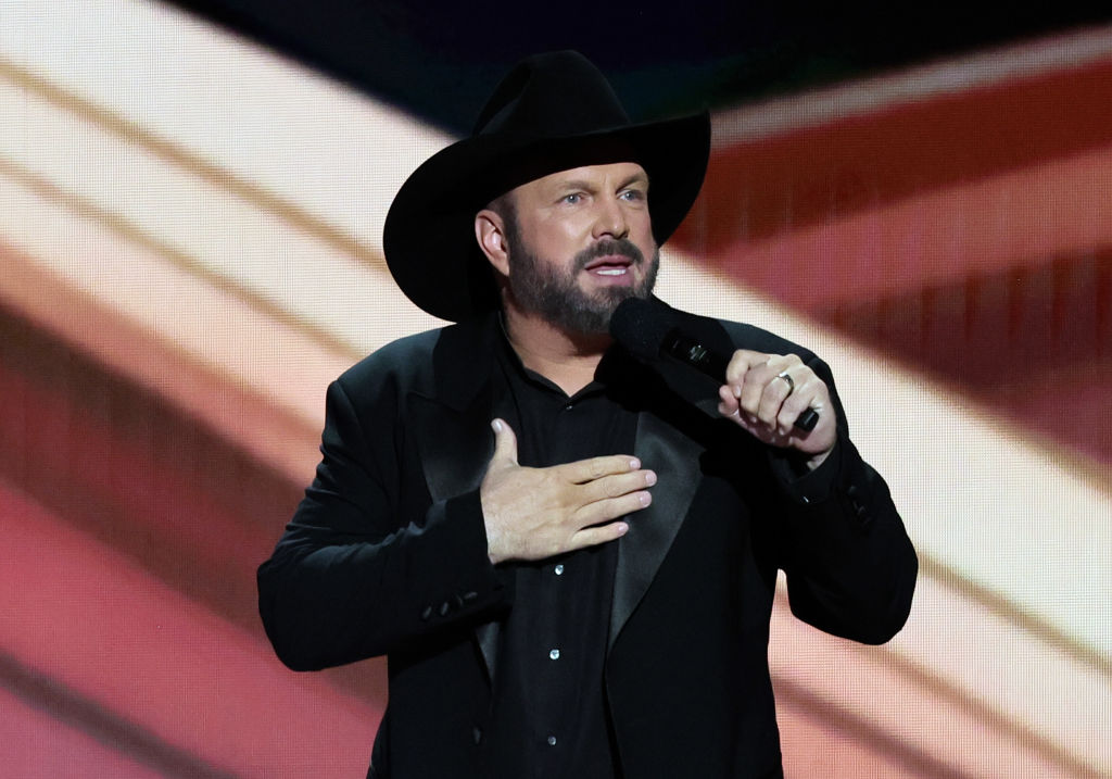 Garth Brooks Doubles Down on Supporting Bud Light – And It Doesn’t Do Him Any Favors