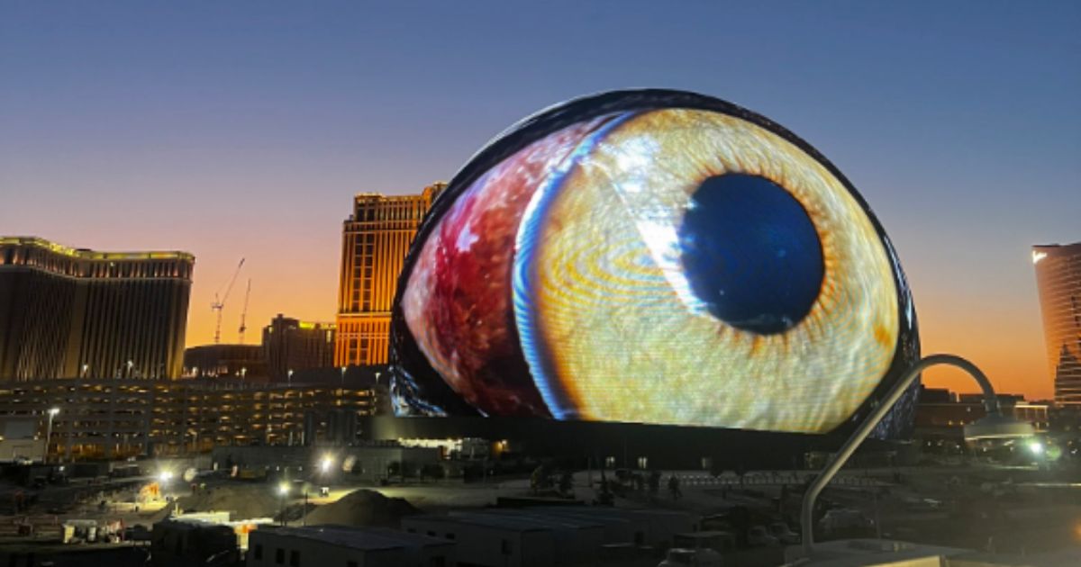 ‘Scariest Thing I’ve Ever Seen’: Viral Video Shows Giant Eyeball Right in the Heart of the City