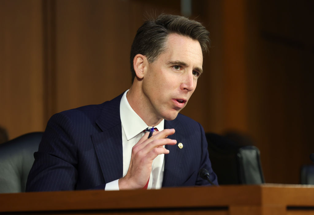 Sen. Josh Hawley Says Big Tech Wants to ‘Run Our Lives,’ ‘Rip Off’ Americans’ Sensitive Data