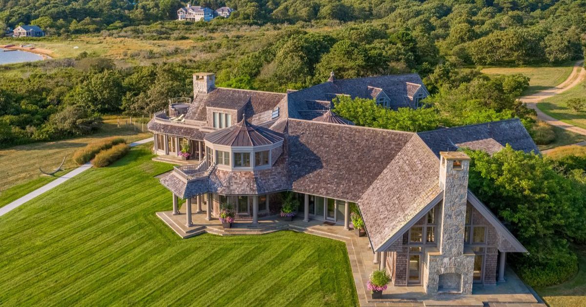 911 Called from Obama’s Martha’s Vineyard Estate as Tragedy Strikes in the Water Behind It: Report