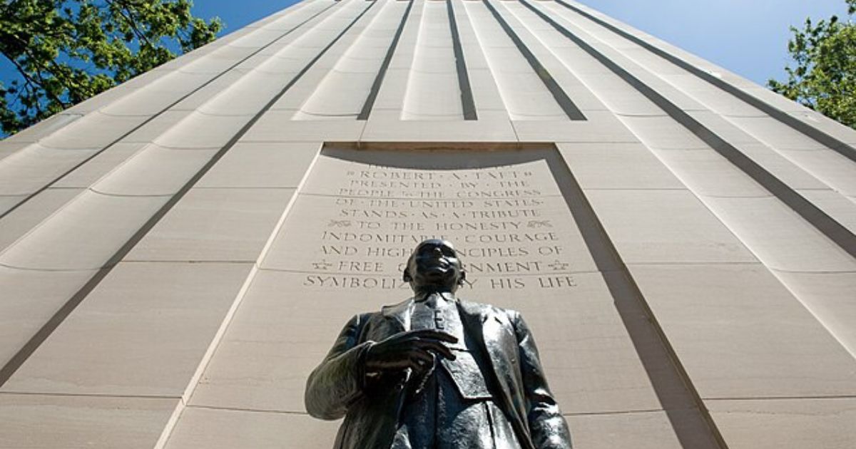 Op-Ed: One of History’s Greatest Senators Puts Today’s Republican Frauds to Shame