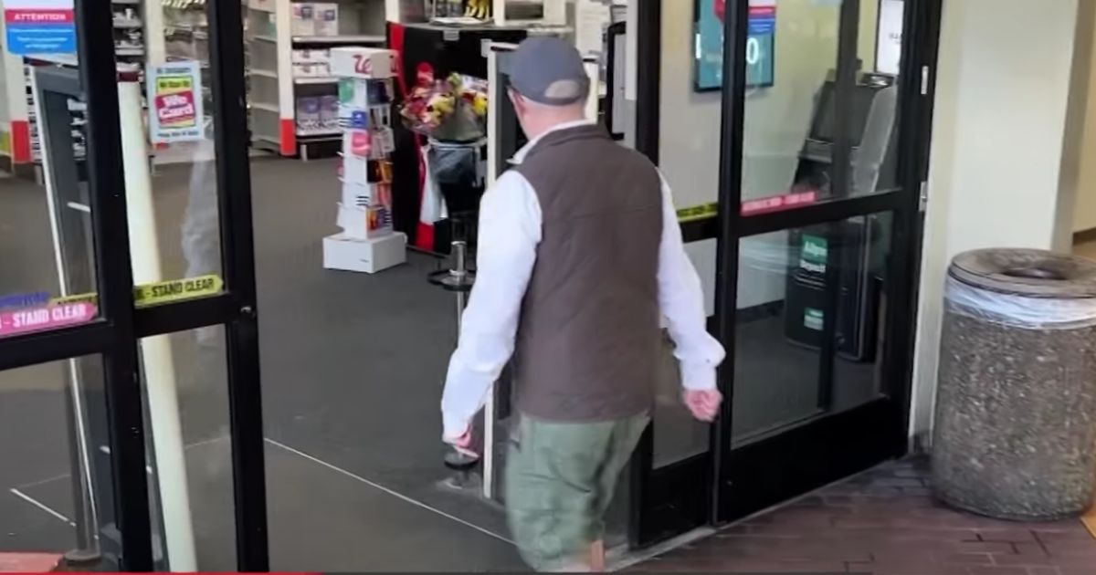 Watch What CNN Captures As Journalist Reports on Shoplifting in Dem City