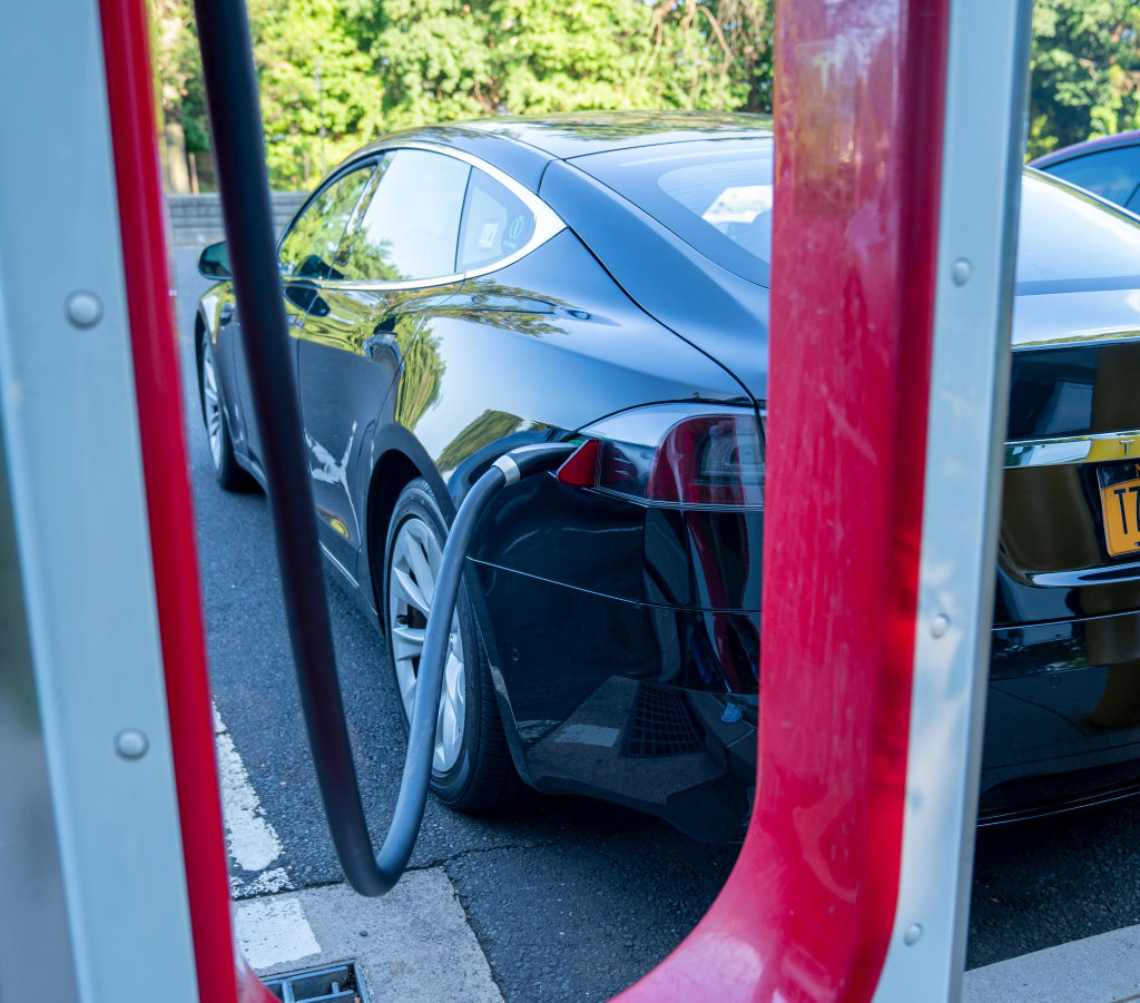 Electric Vehicle ‘Spontaneously’ Catches on Fire While at High-End Auto Dismantler