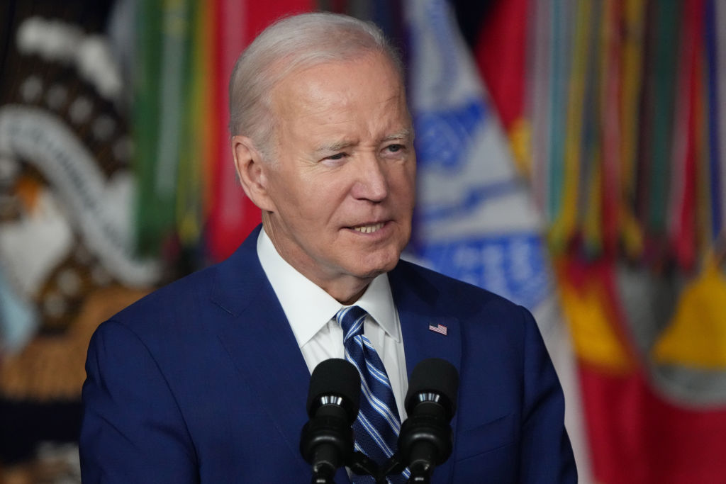 Biden Slammed Over Reportedly Refusing to Comment on Rising Death Toll From Hawaii Fires