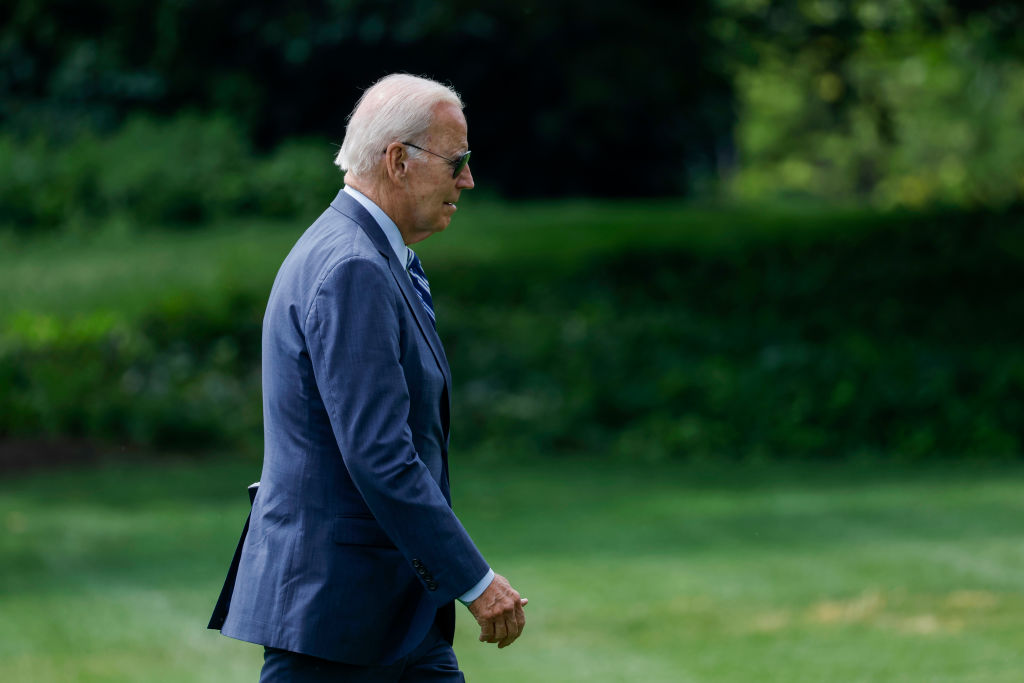 Biden to Visit Lake Tahoe After No Comment On Hawaii Fire Death Toll