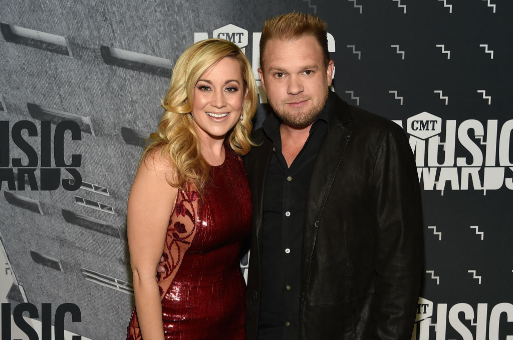 Singer Kellie Pickler Speaks Out for First Time Since Husband’s Suicide