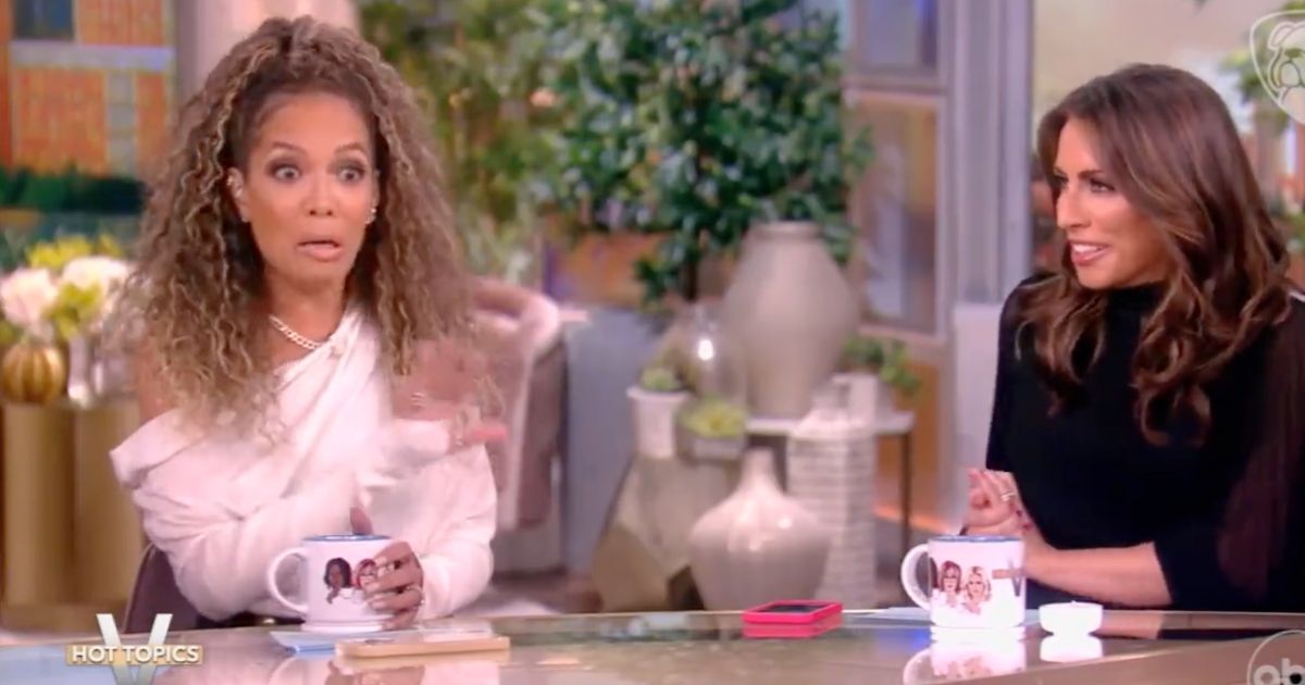 Ex-Prosecutor Host of ‘The View’ Forced to Read Legal Note After Her Claim of Biden ‘Impropriety’