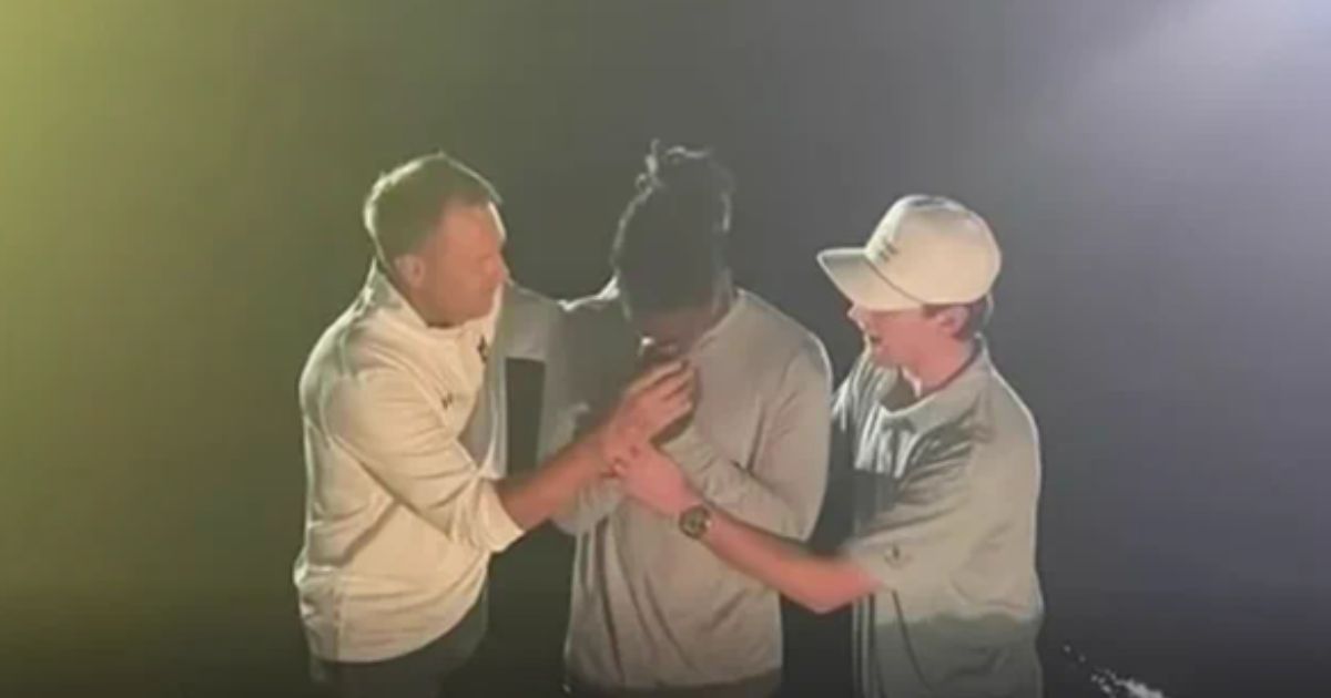 Auburn Coaches Draw Legal Fire from Powerful Atheist Group Over Spontaneous Mass Baptism