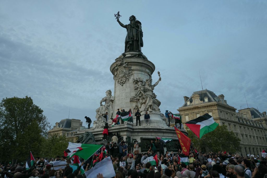 France Bans Pro-Palestinian Rallies After Hamas’ Attack – Warns Violators Could Be Deported