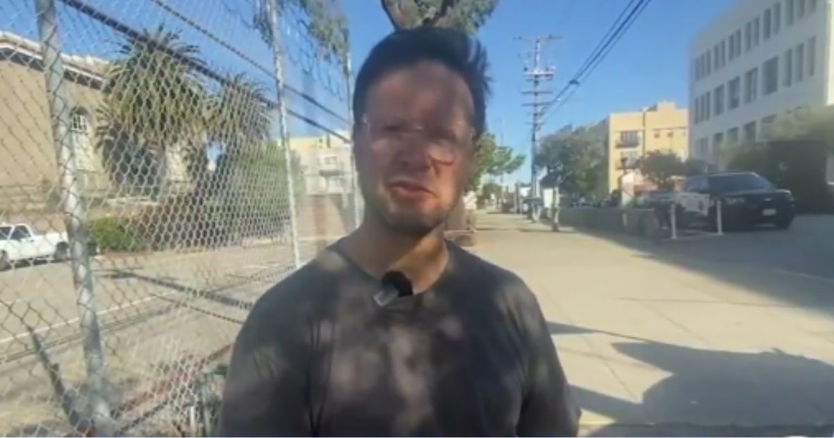 Sick Sign Pops Up Outside Homeless Man’s Tent Across from School, Even More Disgusting Is Who Was Behind It