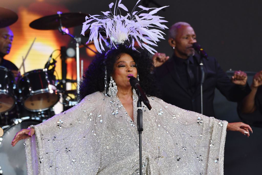 Tracee Ellis Ross Shares That Mom Diana Ross’ Christmas List Revolves Around Family