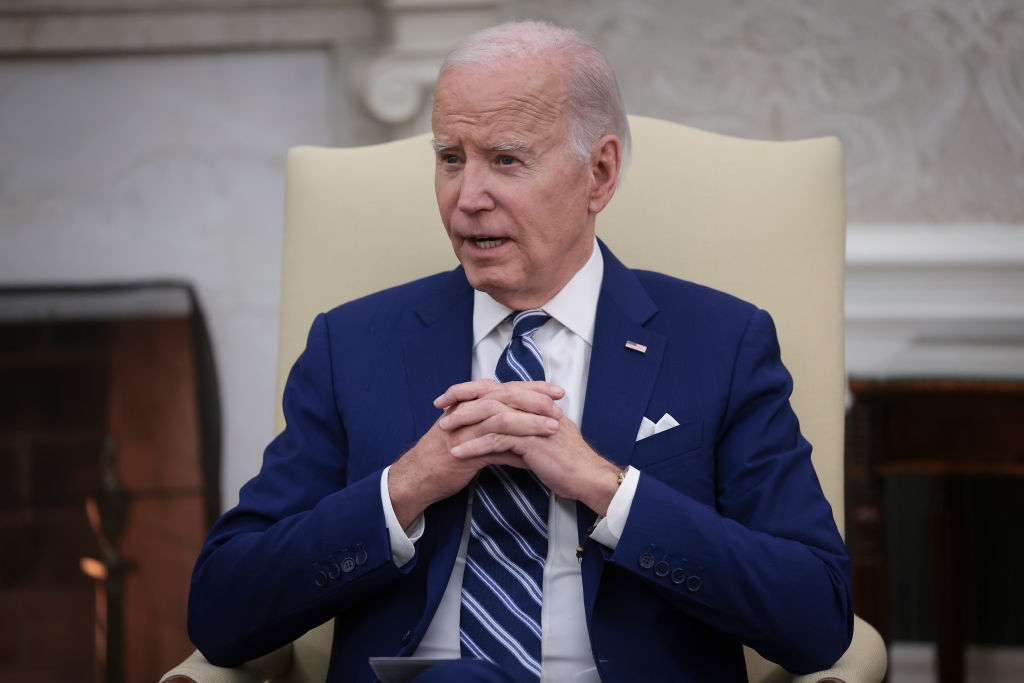 Axelrod Drops the Hammer After Biden’s Alleged ‘P***k’ Insult: ‘I Remember Hillary Doing That, Too’