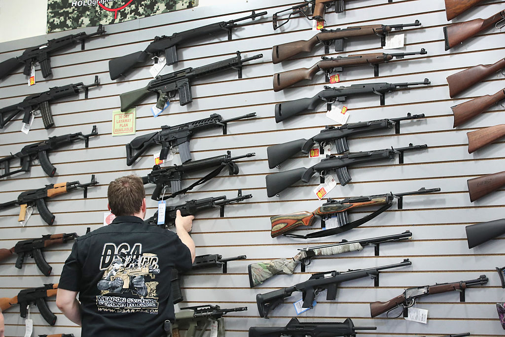 Florida Company Offering Customers AR-15 and Turkey for Thanksgiving With Roof Purchase