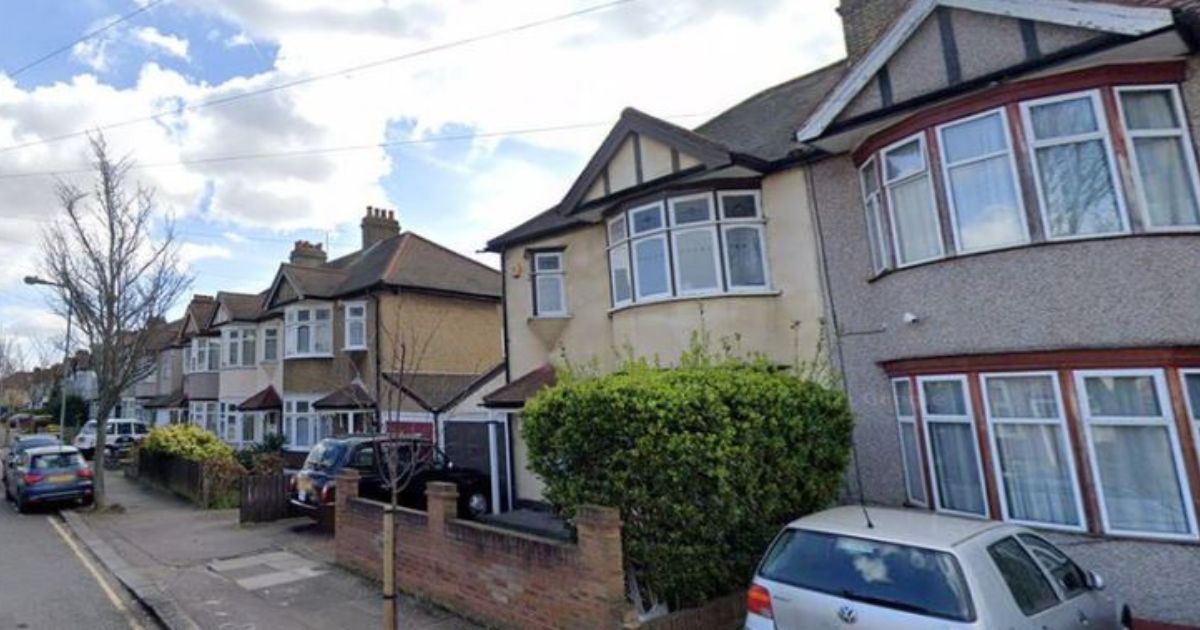 Squatter Granted Ownership of Old Man’s House, Sells It for More Than Half a Million While the Elder Lives on Paltry Pension