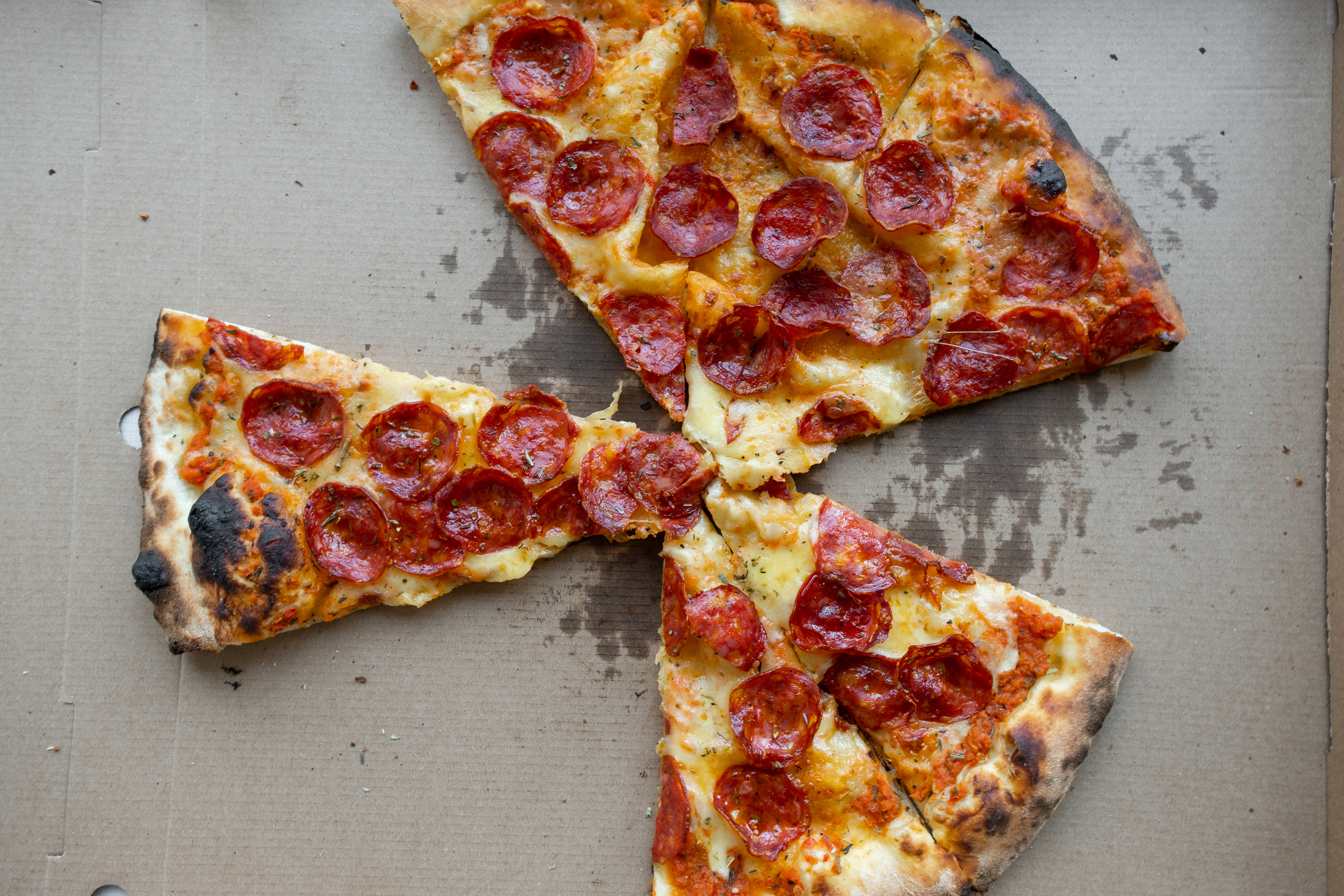 Brooklyn Pizzeria Owner Cleans Up Neighborhood After City Failed to Handle Litter Problem
